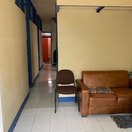 Cempaka Hostel Labuan Bajo Exteriör bild