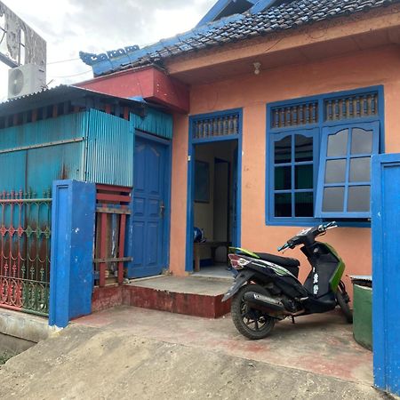 Cempaka Hostel Labuan Bajo Exteriör bild
