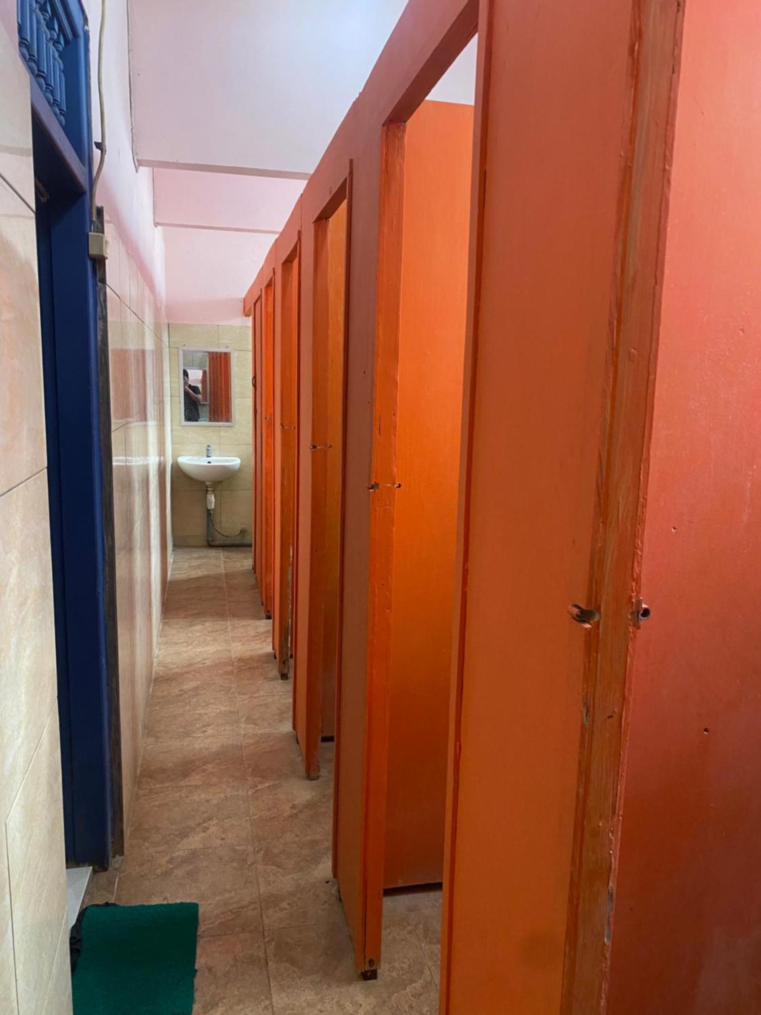 Cempaka Hostel Labuan Bajo Exteriör bild