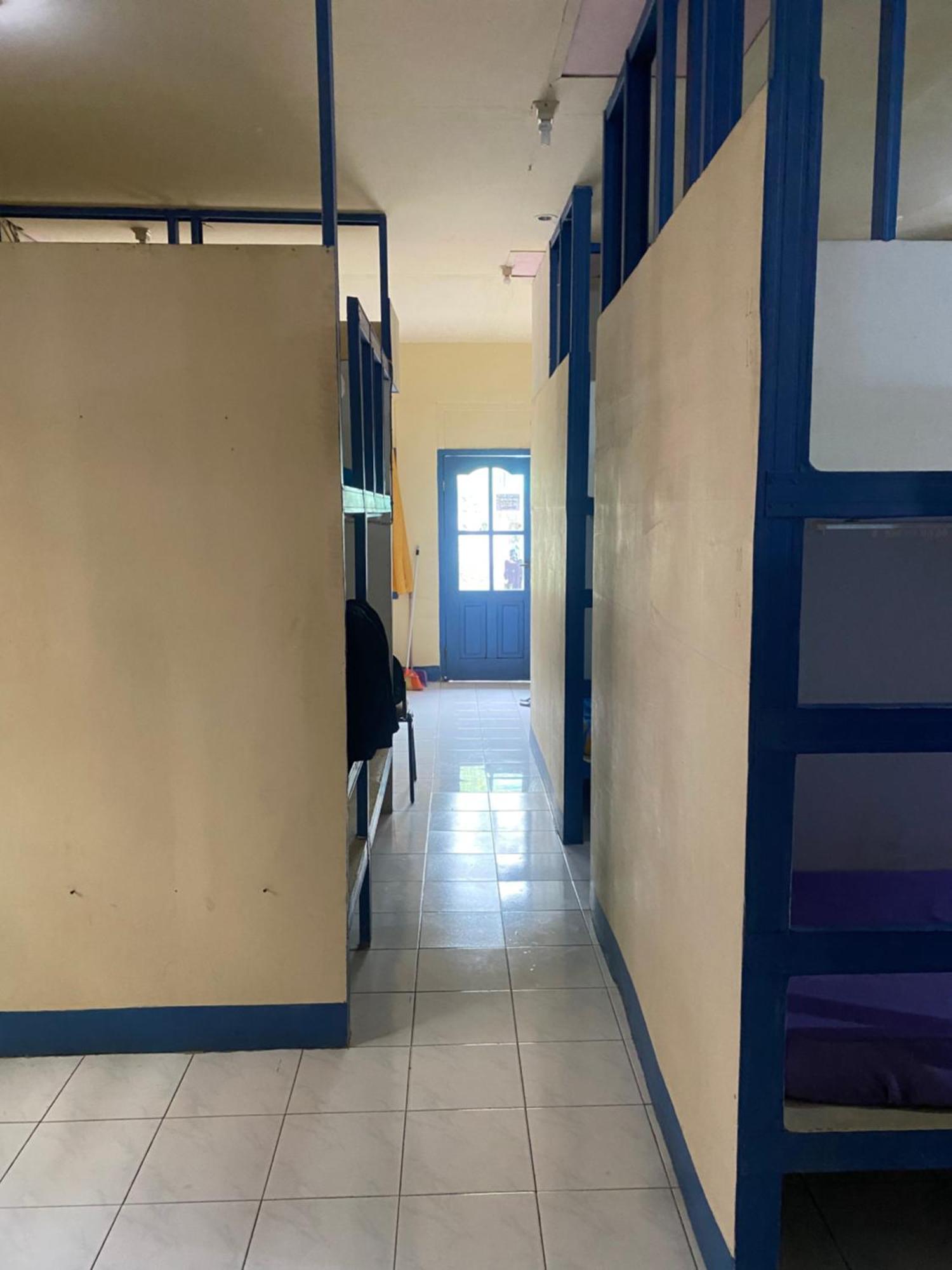 Cempaka Hostel Labuan Bajo Exteriör bild
