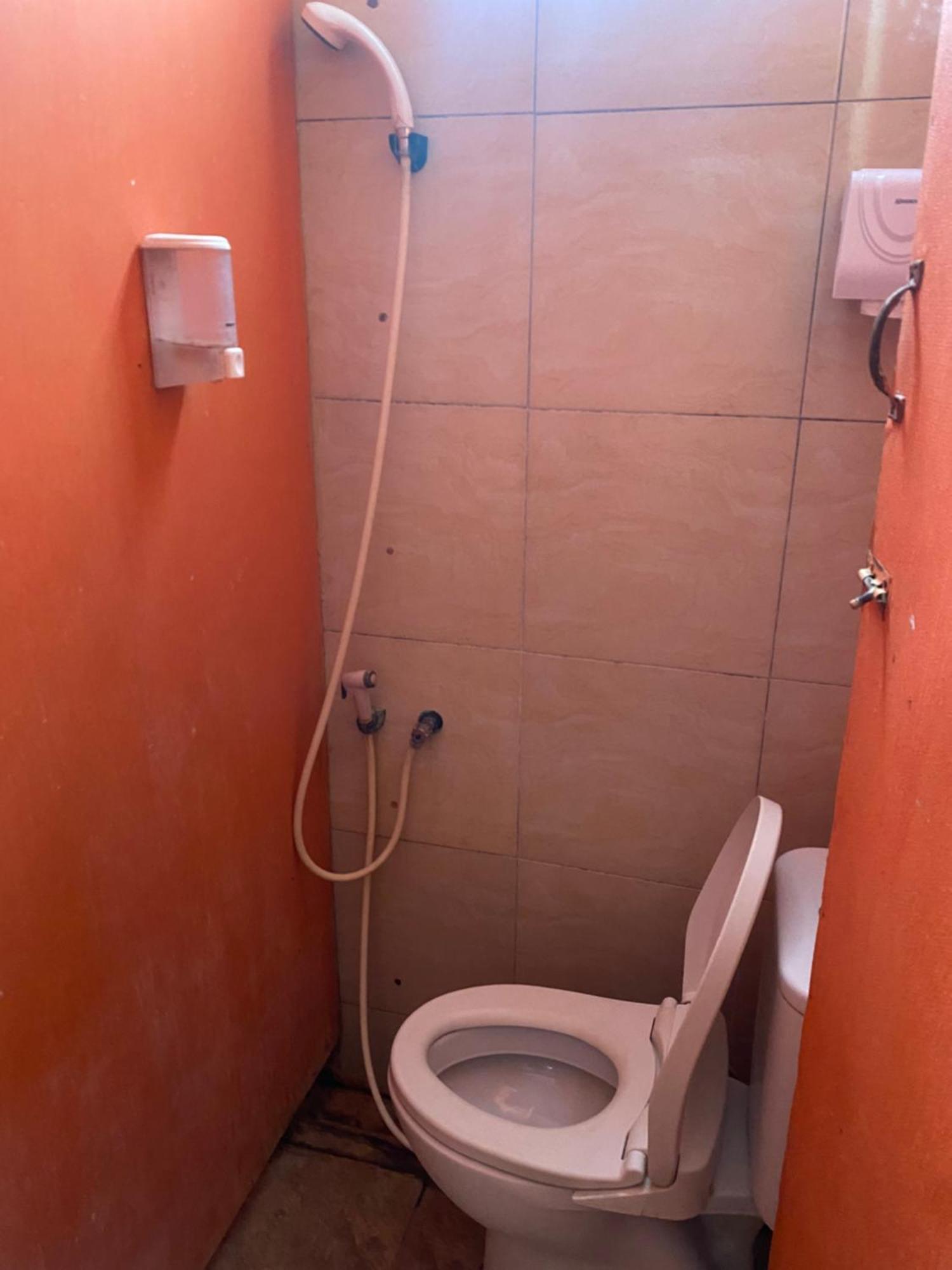 Cempaka Hostel Labuan Bajo Exteriör bild